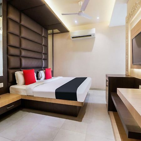Capital O 46218 Royal Cottage Suite Kanpur Ngoại thất bức ảnh