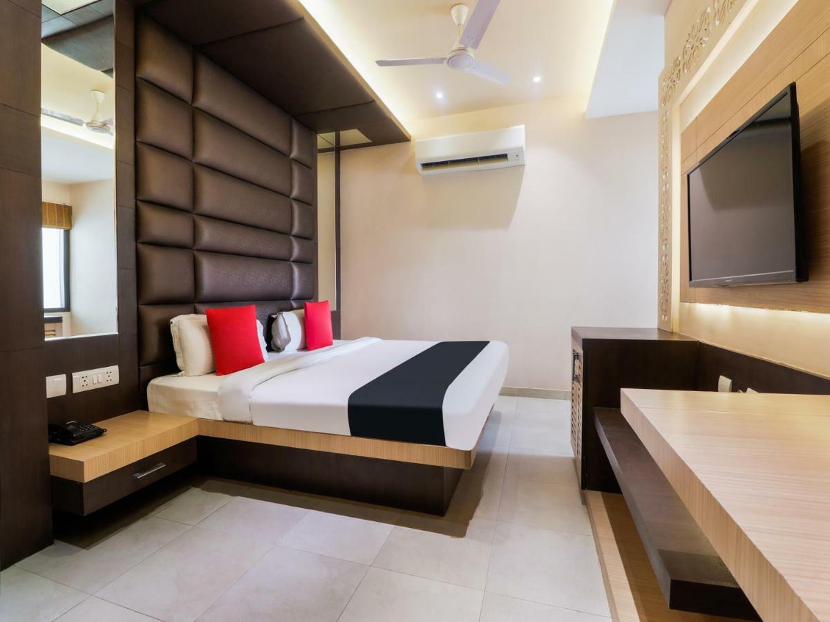 Capital O 46218 Royal Cottage Suite Kanpur Ngoại thất bức ảnh