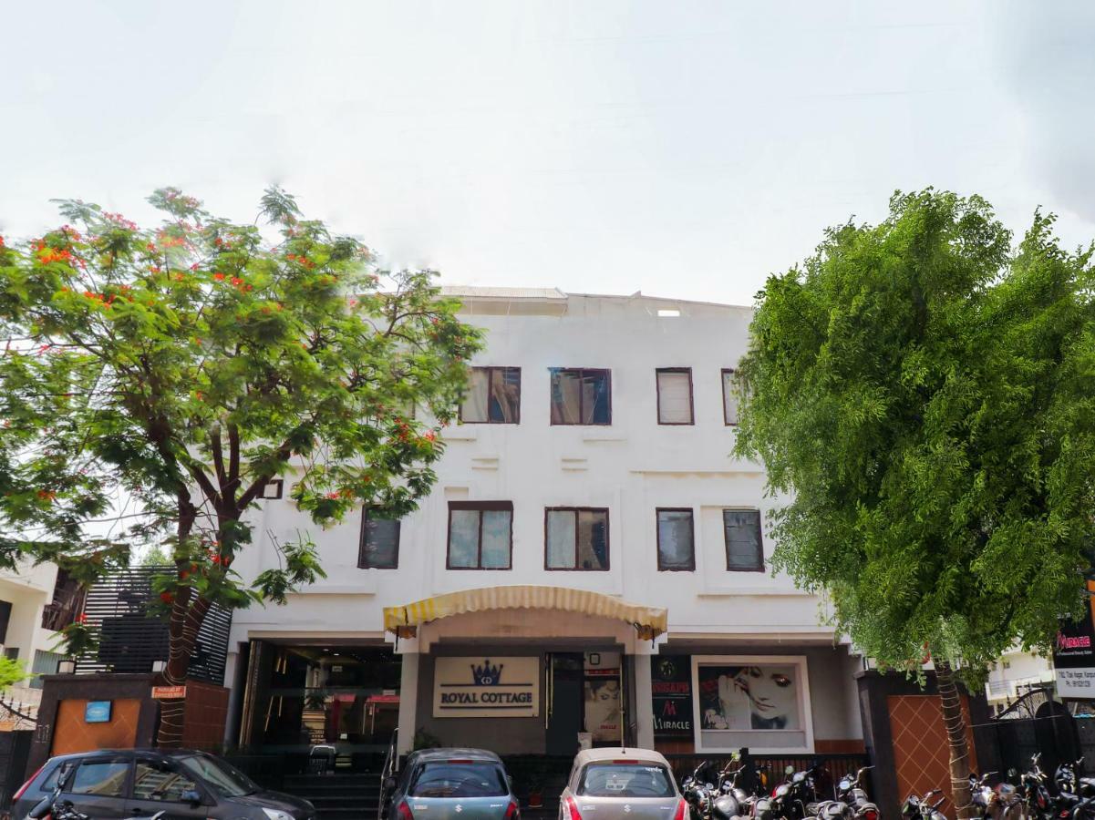 Capital O 46218 Royal Cottage Suite Kanpur Ngoại thất bức ảnh